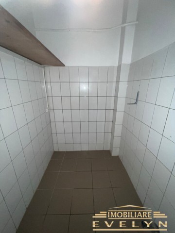 de-vanzare-spatiu-comercial-zona-imparat-traian-la-2-min-de-mall-pret-84000-euro-negociabil-6