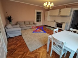 inchiriez-apartament-3-camere-de-lux-la-vila-zona-parc-sub-arini