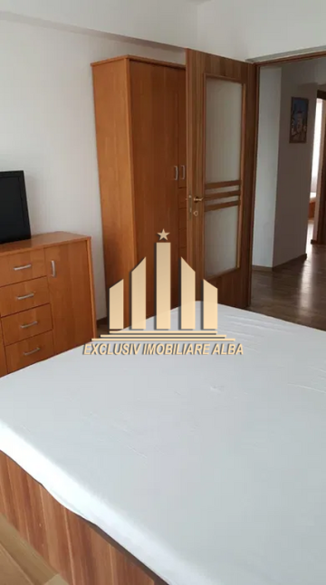 apartament-cu-3-camere-de-inchiriat-cetate-3