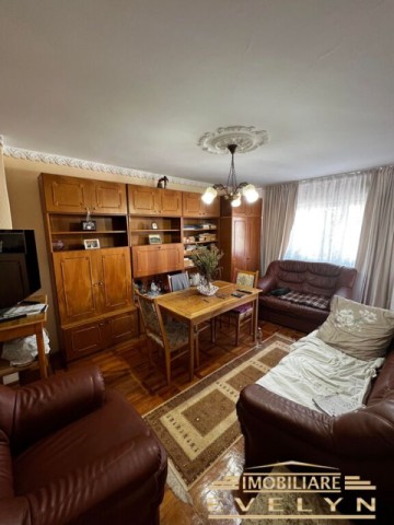 apartament-3-camere-zona-piata-mare-pret-negociabil