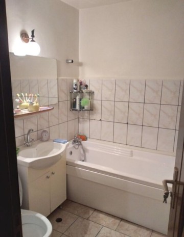 de-vanzare-apartament-cu-2-camere-zona-bucovina-pret-52000-5