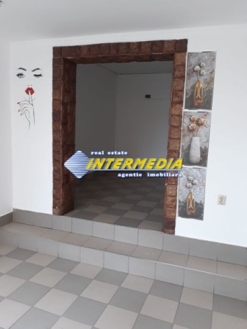 spatiu-comercial-de-inchiriat-alba-iulia-cetate-29-mp-finisat-si-cu-vitrina-strada-2