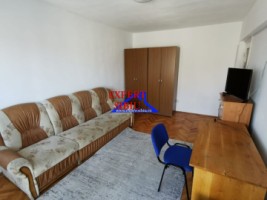 inchiriez-apartament-3-camere-decomandat-renovat-zona-calea-dumbravii