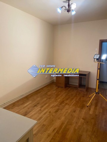 apartament-cu-3-camere-decomandat-de-inchiriat-alba-iulia-zona-cetate-5