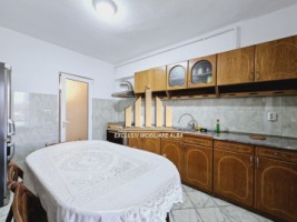 apartament-cu-3-camere-decomandate-centru-1