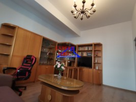 inchiriez-apartament-3-camere-recent-renovat-zona-mihai-viteazul-1