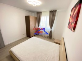 vand-apartament-3-camere-recent-renovat-zona-calea-surii-mici-5