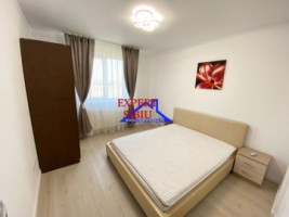 vand-apartament-3-camere-recent-renovat-zona-calea-surii-mici-4