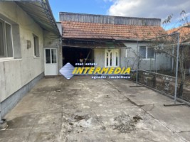 casa-de-vanzare-in-alba-iulia-cu-3-camere-2-bai-finisata-teren-720-mp-7