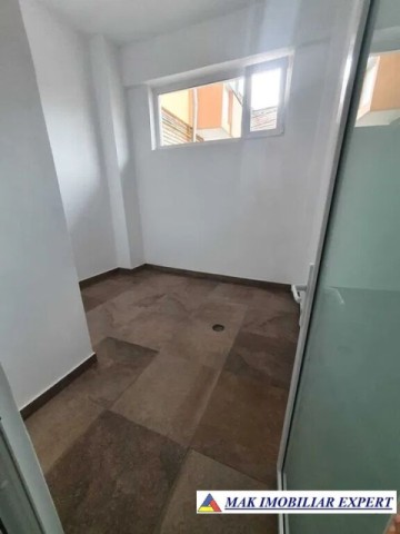 ocupat-2007-spatiu-comerccial-50-mp-centru-campulung-3