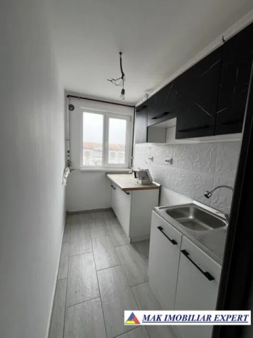 gasca-zurli-apartament-3-camere-cf-2-et44-campulung-3