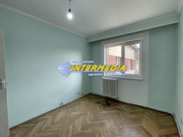 okazie-apartament-cu-4-camere-de-vanzare-alba-iulia-cetate-foste-proprietati-8