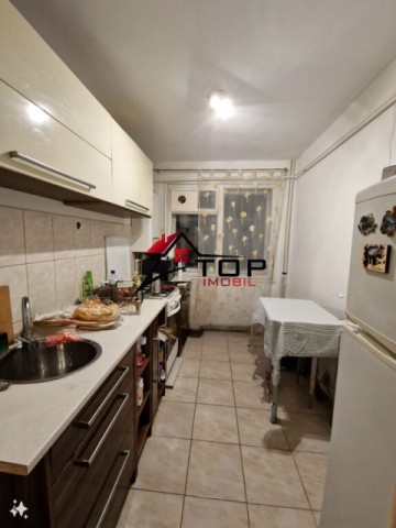 apartament-2-camere-decomandat-podu-ros-1