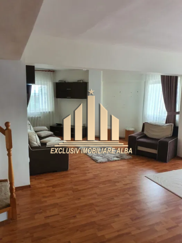 inchiriez-apartament-cu-scara-interioara