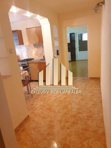 inchiriez-apartament-3-camere-semidecomandat-cetate-4