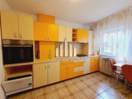 apartament-cu-3-camere-decomandate-cetate-zona-mercur-2