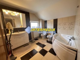 inchiriere-casa-cu-garaj-pe-parter-etaj-si-pod-cu-235-mp-teren-finisata-si-mobilata-complet-in-alba-iulia-3