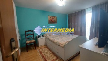 inchiriere-casa-cu-garaj-pe-parter-etaj-si-pod-cu-235-mp-teren-finisata-si-mobilata-complet-in-alba-iulia-20