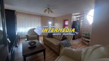 inchiriere-casa-cu-garaj-pe-parter-etaj-si-pod-cu-235-mp-teren-finisata-si-mobilata-complet-in-alba-iulia-15