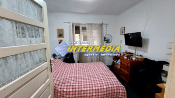 casa-cu-3-camere-de-vanzare-zona-cetate-2