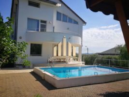 casa-cu-piscina-de-vanzare-cetate