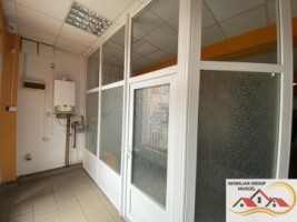 spatiu-comercial-central-200-mp-de-inchiriat-in-campulung-muscel-1400-euro-7