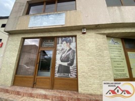 spatiu-comercial-central-200-mp-de-inchiriat-in-campulung-muscel-1400-euro-2