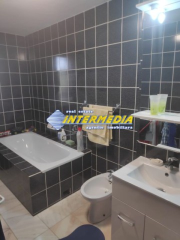 casa-tip-duplex-dpe-de-vanzare-alba-iulia-zona-mall-cu-1000-mp-teren-piscina-mobilata-si-utilata-44