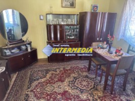 casa-de-vanzare-cu-4-camere-in-alba-iulia-teren-aferent-1072-mp-2