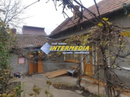 casa-de-vanzare-cu-3-camere-in-centru-alba-iulia-teren-349-mp-2