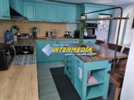 casa-pe-de-vanzare-recent-renovata-in-centru-cu-680-mp-teren