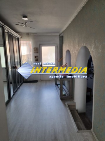 casa-pe-de-vanzare-recent-renovata-in-centru-cu-680-mp-teren-4