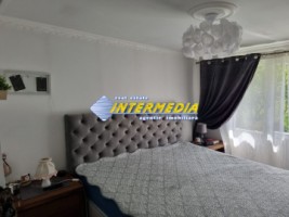 casa-pe-de-vanzare-recent-renovata-in-centru-cu-680-mp-teren-10