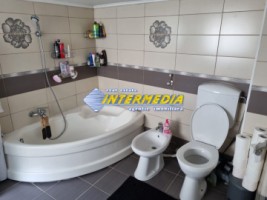 casa-pe-de-vanzare-recent-renovata-in-centru-cu-680-mp-teren-11