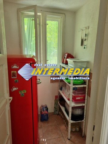 casa-pe-de-vanzare-recent-renovata-in-centru-cu-680-mp-teren-19