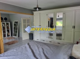 casa-pe-de-vanzare-recent-renovata-in-centru-cu-680-mp-teren-21