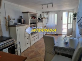 casa-pe-de-vanzare-recent-renovata-in-centru-cu-680-mp-teren-22