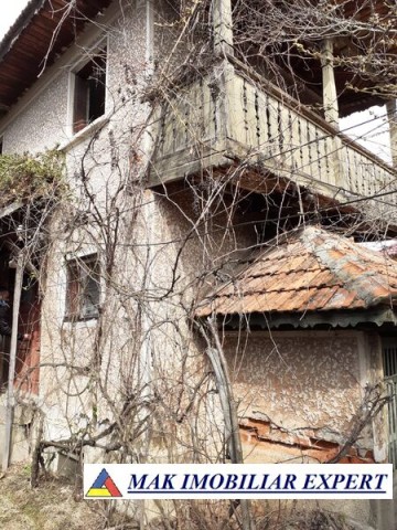 casa-stil-5-camere-teren-8000-mp-campulung-5