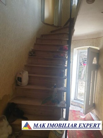 casa-stil-5-camere-teren-8000-mp-campulung-24