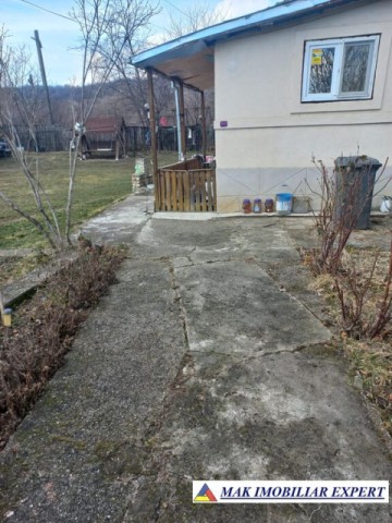 casa-3-camere-teren-1000-mp-in-apa-sarata-campulung-arges-4