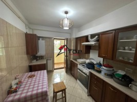 apartament-3-camere-decomandat-nicolina-clopotari-3