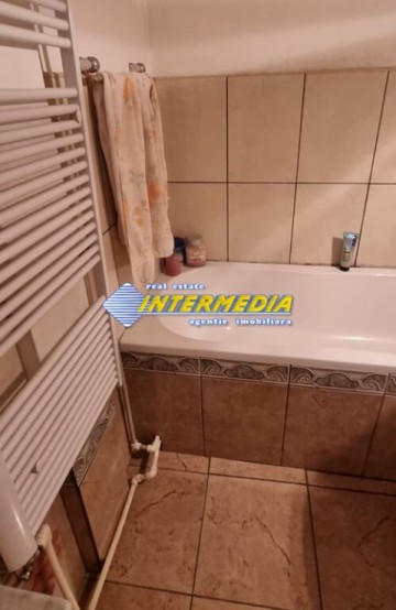 apartament-3-camere-decomandat-de-vanzare-alba-iulia-cetate-mobilat-si-utilat-16