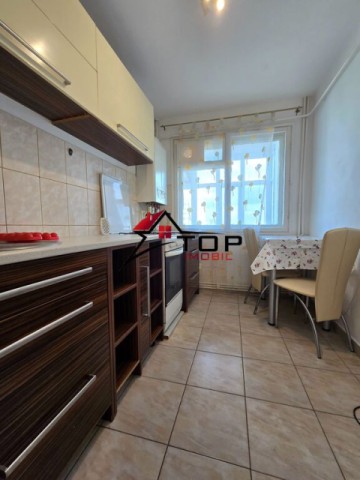 inchiriere-apartament-cu-2-camere-decomandat-podu-ros-2