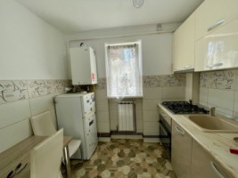 de-vanzare-apartament-cu-2-camere-zona-scolii-7-6