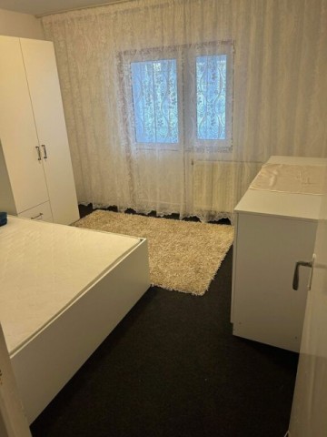 apartament-3-camere-de-inchiriat-zona-mall