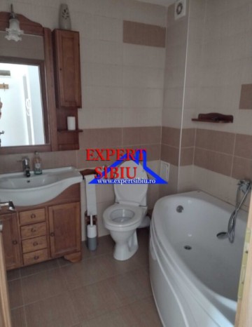 inchiriez-apartament-2-camere-recent-renovat-zona-selimbar-4