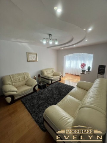 apartament-4-camere-tip-decomandat-zona-scoala-nr-8-1