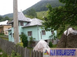 casa-7-camere-teren-2700-mp-de-vanzare-in-dambovicioara-arges-ideala-pentru-familie-sau-turism-1