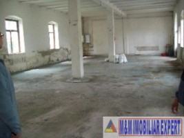 spatiu-comercial-de-inchiriat-in-campulung-muscel-oportunitate-pentru-afaceri-comerciale-2