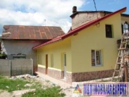 spatiu-birou-27-mp-cu-teren-de-200-mp-de-inchiriat-in-centru-campulung-muscel-arges-3